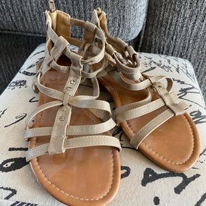 Women’s sandals